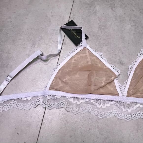 NWT 2 Pack Fredericks of Hollywood White Silver Lace Caroline Bralette XL V Neck - Picture 11 of 13